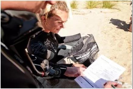 原來你是這樣的潛水員妹子！